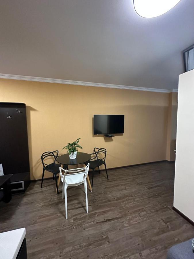 באטומי Pirosmani Mini Hotel מראה חיצוני תמונה