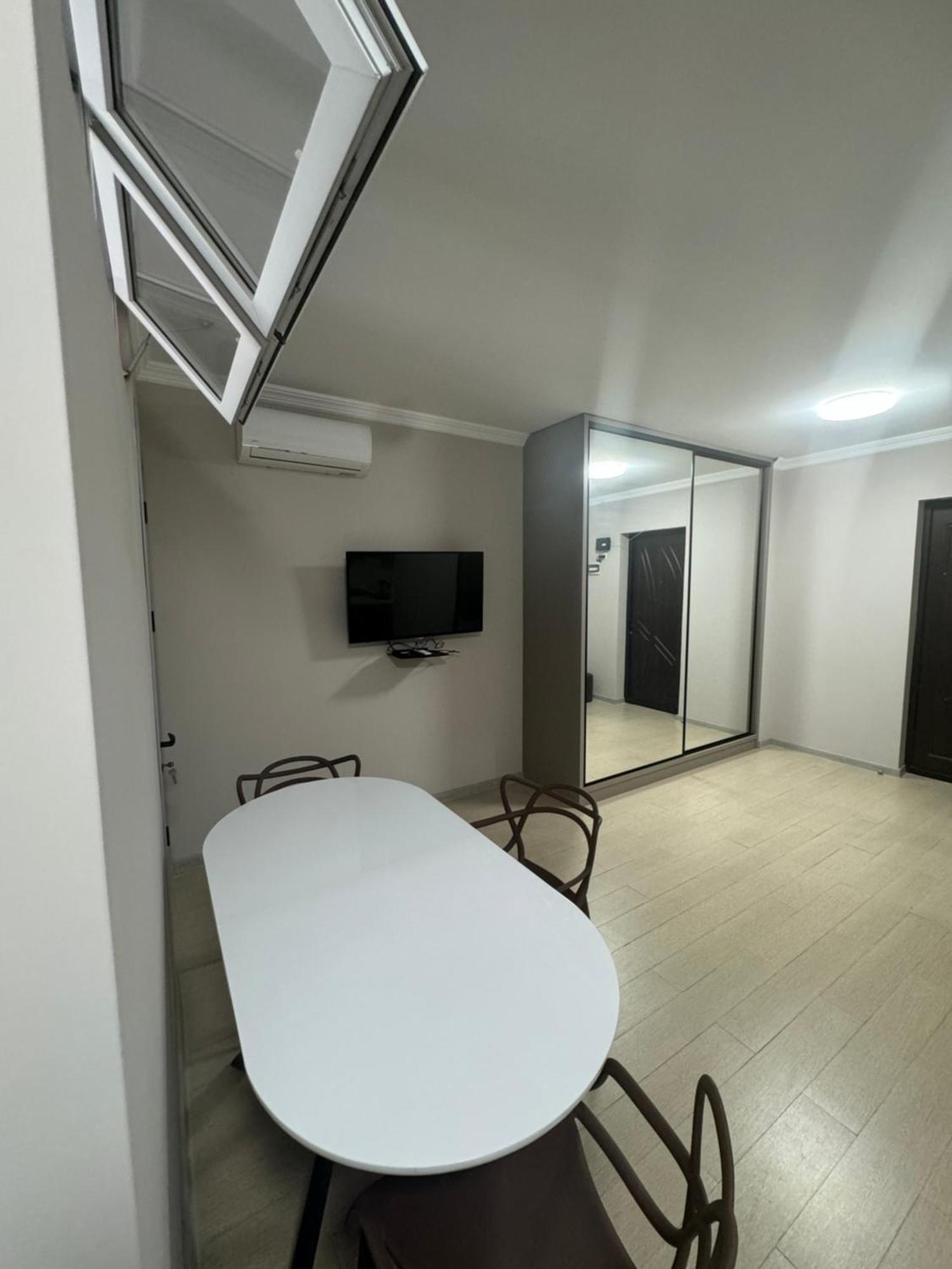 באטומי Pirosmani Mini Hotel מראה חיצוני תמונה