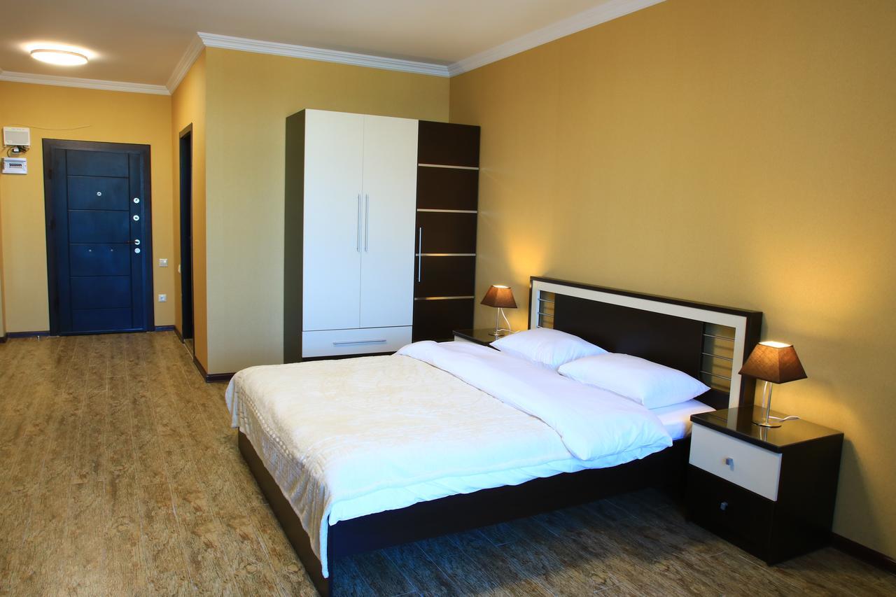 באטומי Pirosmani Mini Hotel מראה חיצוני תמונה