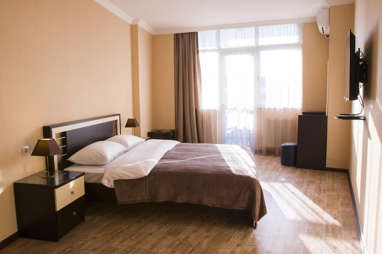 באטומי Pirosmani Mini Hotel מראה חיצוני תמונה