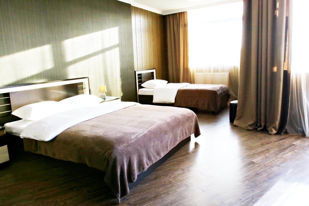 באטומי Pirosmani Mini Hotel מראה חיצוני תמונה