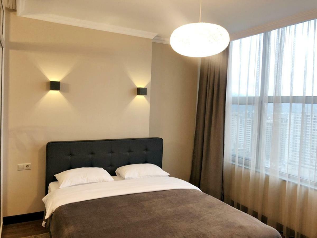 באטומי Pirosmani Mini Hotel מראה חיצוני תמונה